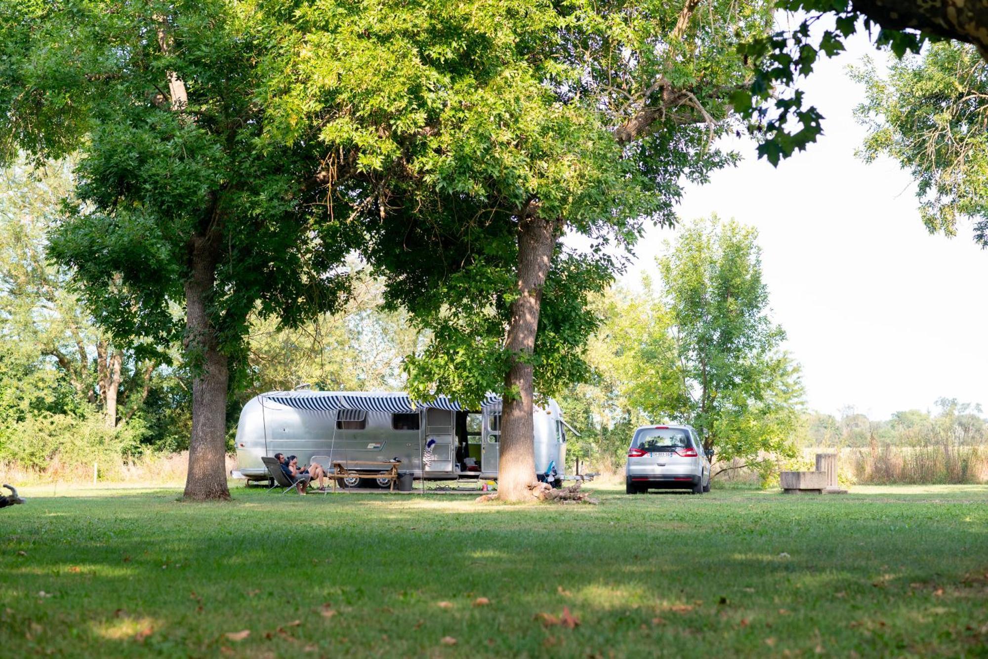 Camping De Thoissey *** Exterior foto