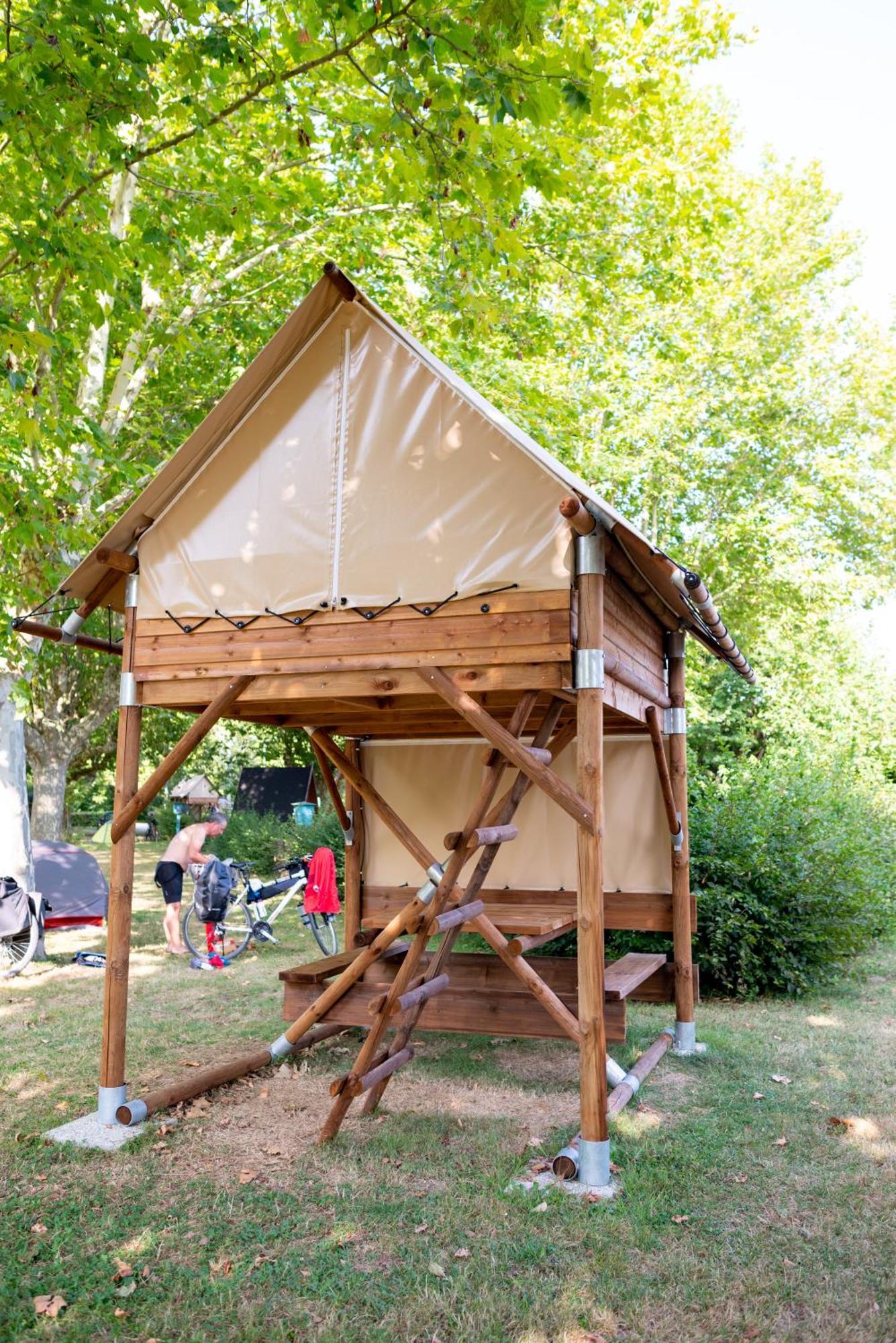 Camping De Thoissey *** Exterior foto