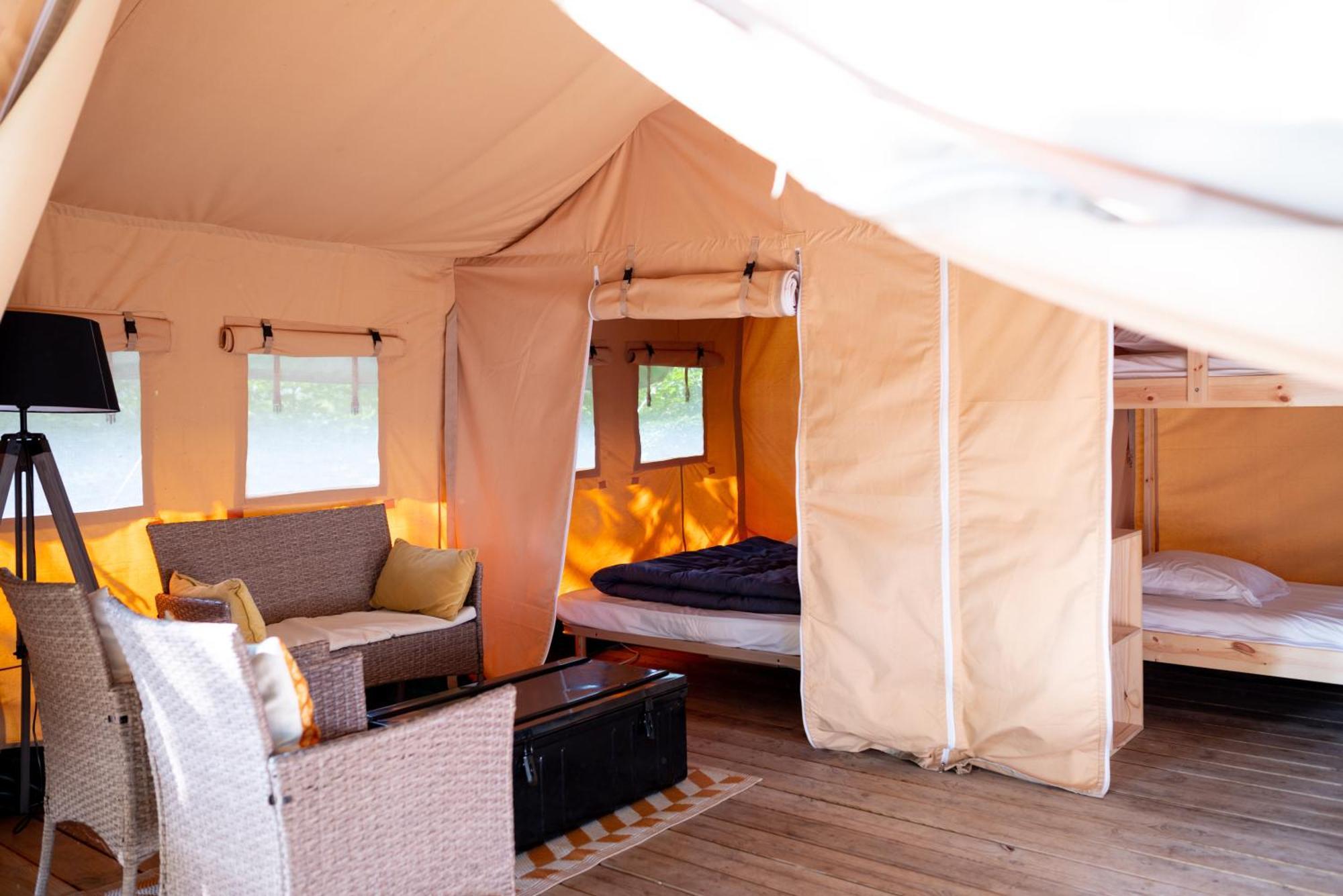 Camping De Thoissey *** Exterior foto